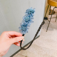 Kwiecista spinka do włosów - niebieska