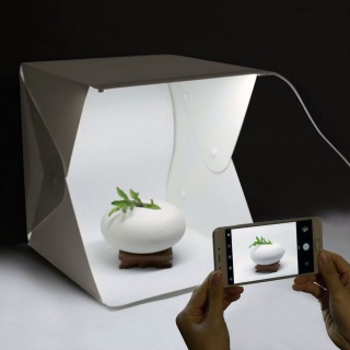Mini fotopudełko z oświetleniem LED